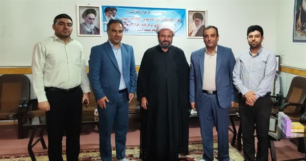 دیدار سعید خلجی فرماندار شهرستان ابهر با حجت الاسلام والمسلمین نوری امام جمعه شهر صائین قلعه به مناسبت سالروز اقامه اولین نماز جمعه