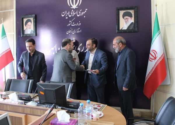 تجلیل از اصحاب رسانه شهرستان ابهر در آیین بزرگداشت روز خبرنگار