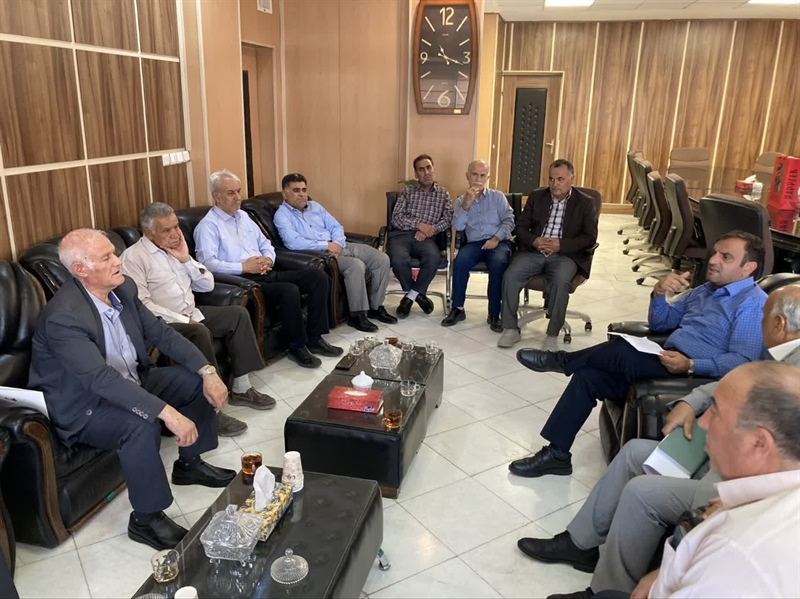 دیدار رئیس و اعضای کانون بازنشستگان آجای شهرستان ابهر با مهندس خلجی فرماندار شهرستان ابهر جهت بررسی برخی مشکلات کانون
