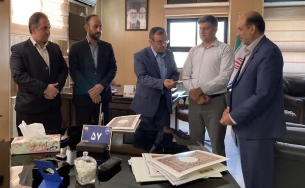 آیین انعقاد تفاهم نامه واگذاری کدپستی هوشمند و نصب سراسری پلاک شهری همراه با کدپستی (جی نف) با حضور خلجی فرماندار شهرستان ابهر ، رسولی مدیرکل پست استان زنجان و شهرداران همزمان با گرامیداشت هفته دولت