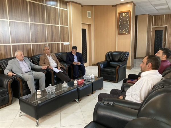 دیدار صادقی برزانی رئیس هیات مدیره و مالک گروه نساجی نیکو با مهندس خلجی فرماندار شهرستان ابهر جهت بررسی برخی از مسائل و  مشکلات