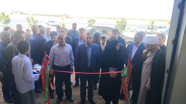 آیین بهره برداری از واحد فرآوری کشمش خدایار شیخی با حضور دکتر مرادخانی معاون هماهنگی و امور اقتصادی استاندار زنجان و مهندس خلجی فرماندار شهرستان ابهر و جمعی از مسئولین همزمان با گرامیداشت هفته دولت