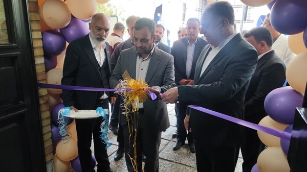 آیین رونمایی از ۵ محصول جدید شرکت صنایع بهداشتی ساینا با حضور مهندس سعید خلجی فرماندار شهرستان ابهر ،همزمان با چهارمین روز از هفته دولت