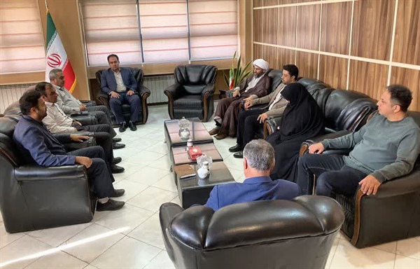 دیدار حجت الاسلام اصلانی امام جمعه صائین قلعه به همراه شهردار، رئیس و اعضای شورای اسلامی شهر صائین قلعه با مهندس سعید خلجی فرماندار شهرستان ابهر