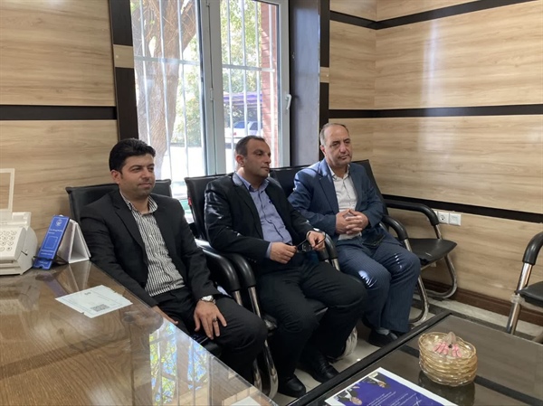 دیدار مهندس خلجی فرماندار شهرستان ابهر با رئیس و همکاران اداره پست شهرستان ابهر به مناسبت روز جهانی پست