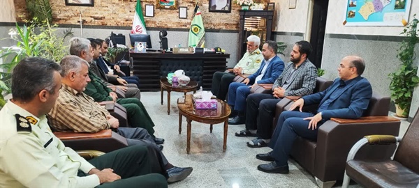 دیدار مهندس سعید خلجی فرماندار شهرستان ابهر به همراه اعضای شورای تامین با سرهنگ نوروزی فرمانده انتظامی شهرستان ابهر همزمان با گرامیداشت هفته نیروی انتظامی