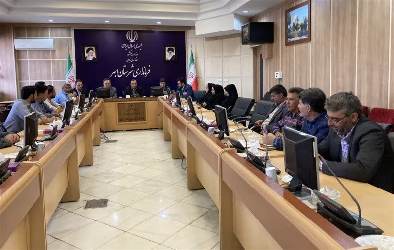 برگزاری نشست مشورتی دهیاران بخش مرکزی ابهر به ریاست مهندس خلجی فرماندار شهرستان ابهر