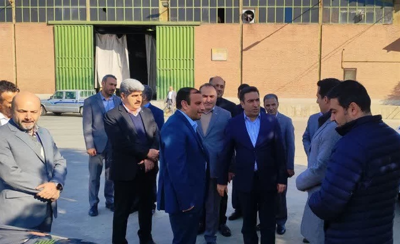 بازدید خلجی فرماندار شهرستان ابهر بهمراه امیرهوشنگ عصارزاده مدیرعامل بانک توسعه تعاون از شرکت الکترود میکا