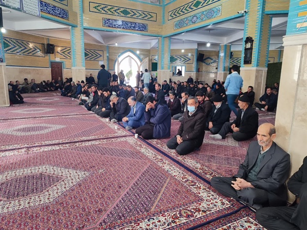 حضورمعاون محترم سیاسی، امنیتی و اجتماعی به همراه مدیر کل امنیتی، انتظامی، اتباع و مهاجرین خارجی استانداری در اولین سالگرد شهید عرفان بیات.