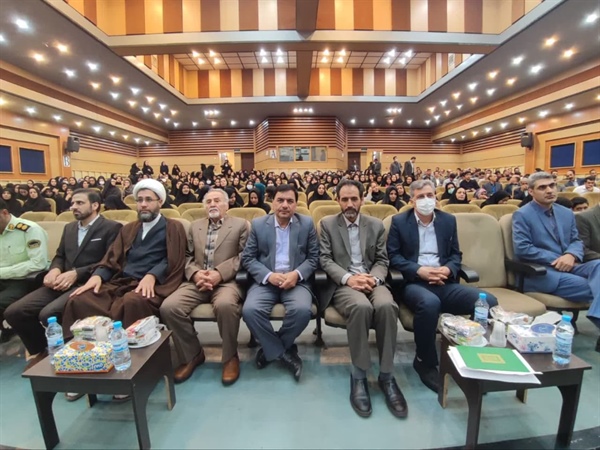 حضور فرماندار در همایش گرامیداشت مقام شامخ معلم در فرهنگسرای امام خمینی (ره).