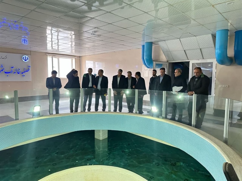 بازدید میدانی بیات منش معاون عمرانی استاندار به همراه نوری فرماندار شهرستان خرم‌دره از تصفیه خانه