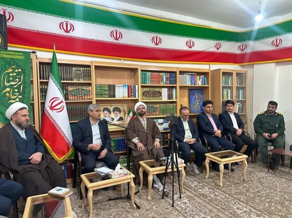 دیدار نوروزی نوری فرماندار شهرستان خرم‌دره با امام جمعه شهرستان