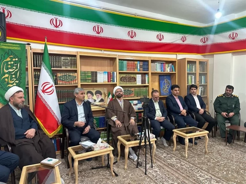 دیدار نوروزی نوری فرماندار شهرستان خرم‌دره با امام جمعه شهرستان