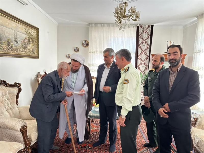 دیدار با خانواده شهیدان و جانبازان به مناسبت هفته دفاع مقدس