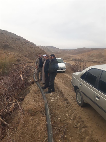 بازدید از لوله گزاری شرکت گاز در خارج از محدوده شهرستان ماه نشان