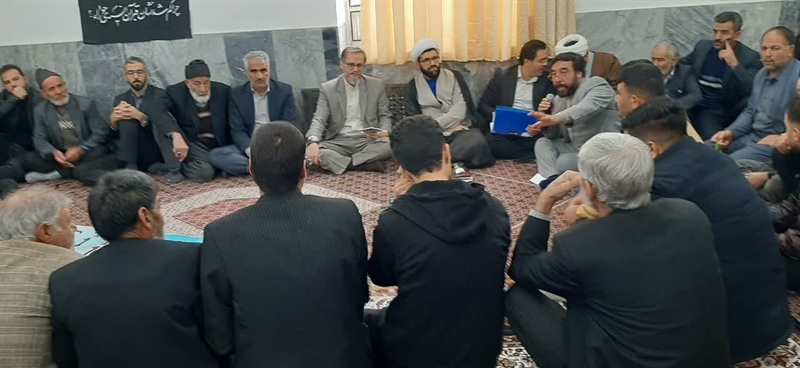 حضور فرماندار ماه نشان در نماز جمعه شهر دندی و دیدار چهره به چهره با مردم
