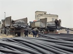 بارگیری و حمل لوله های پروژه آبرسانی به روستای قره ناس
