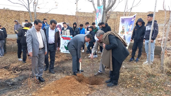 حضور دکتر ولی بیگلو سرپرست فرمانداری شهرستان ماه نشان در مراسم گرامیداشت هفته منابع طبیعی و آبخیزداری