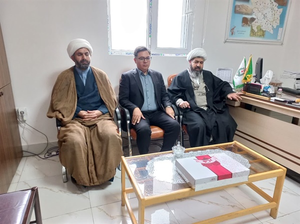 دیدار فرماندار شهرستان ماه نشان با فرمانده ناحیه مقاومت بسیج سپاه ماه نشان به مناسبت سالروز تشکیل سپاه پاسداران انقلاب اسلامی