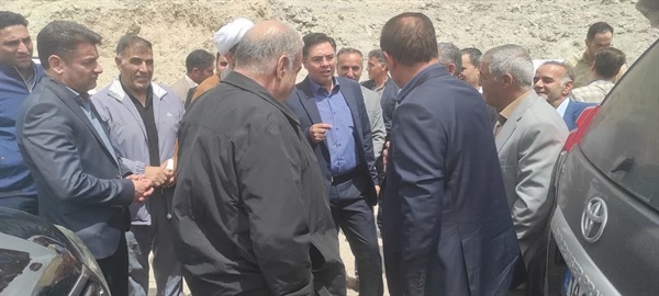 بازدید میدانی معاون وزیر راه و شهرسازی کشور از محورهای مواصلاتی و راه‌های روستایی شهرستان ماه‌نشان