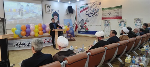 حضور دکتر ولی بیگلو فرماندار شهرستان ماه نشان در مراسم روز کارگر (شرکت کالسیمین)