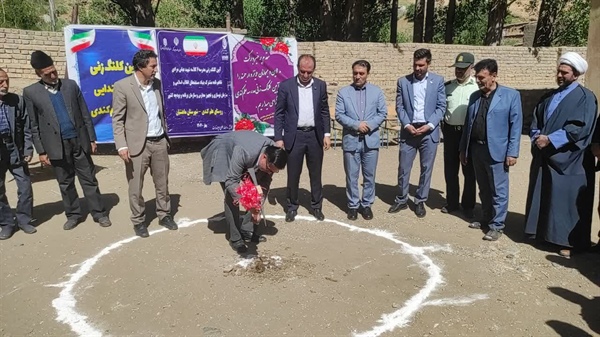 آیین کلنگ‌زنی مدرسه ۶ کلاسه شهید عباس مرادی روستای علم‌کندی