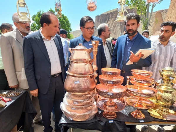 بازدید مسئولین استانی و شهرستانی از غرفه‌های چهارمين دوره جشنواره طبخ ماهی قزل آلای ماه نشان