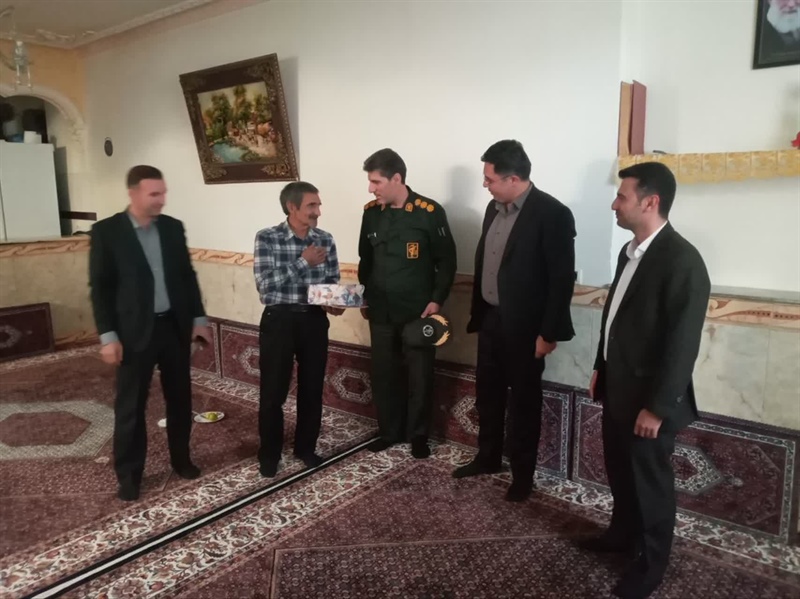 دیدار دکتر ولی بیگلو فرماندار شهرستان ماه نشان با آزادگان سرافراز شهرستان