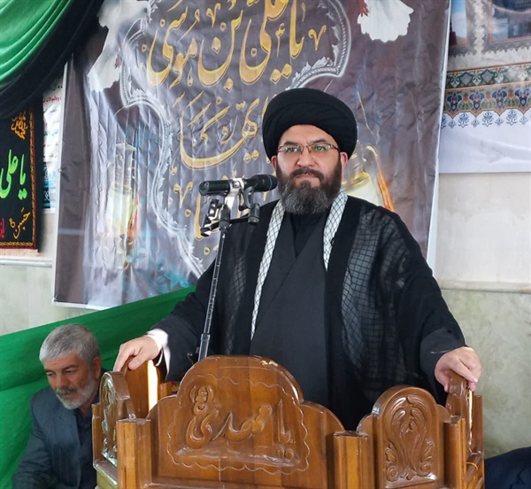 حضور حجت‌الاسلام والمسلمین سیدمصطفی حسینی نماینده محترم ولی فقیه در استان و امام جمعه زنجان در روستای پری