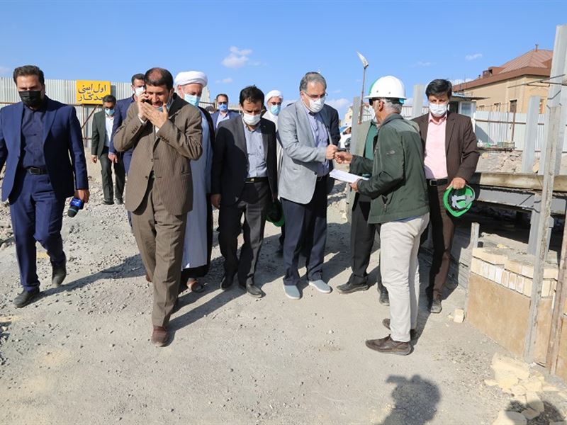 بازدید استاندار زنجان و سرپرست اداره کل حوزه استاندار از طرح سبزه میدان زنجان