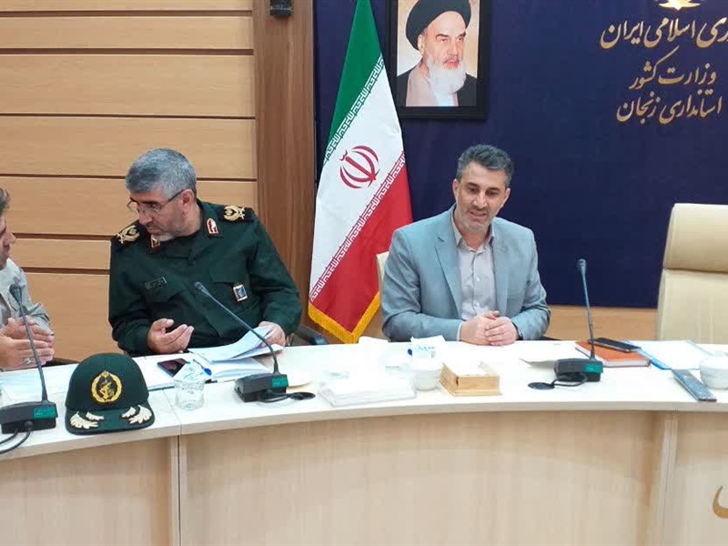 جلسه بررسی موانع تسهیلاتی متقاضیان نصب پنل های خورشیدی خانگی