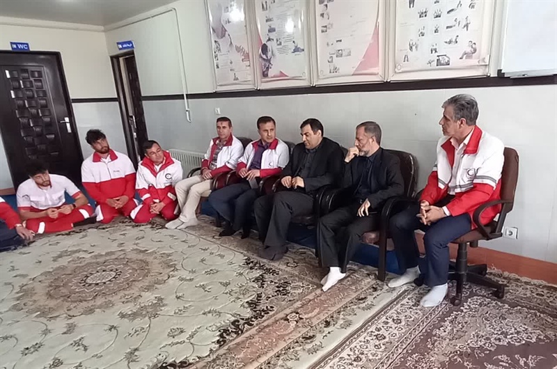 دیدار مهندس حسینی نماینده محترم شهرستان و مدیر محترم استانی جمعیت حلال احمر استان با عوامل پایگاه امدادرسانی مرکز بخش دوتپه