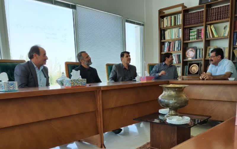 بازدید میدانی دکتر تاراسی فرماندار محترم شهرستان و معاون محترم عمرانی فرمانداری از مجتمع کشت وصنعت دشت میر