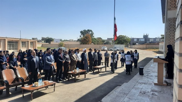 مراسم بازگشایی مدارس و شروع سال تحصیلی و نواخت زنگ مهر توسط بخشدار زنجانرود