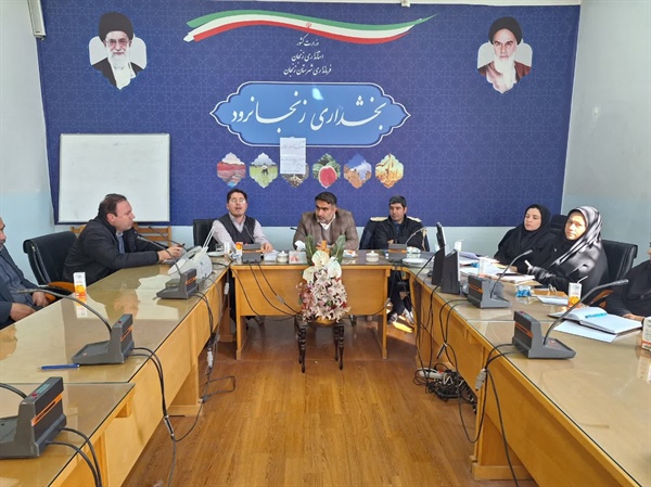 برگزاری جلسه نحوه توزیع کود شیمیایی با حضور کشاورزان و دهیاران و اعضای محترم شوراهای اسلامی بخش و به ریاست بیات بخشدار زنجانرود