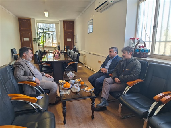 دیدار صمیمی رئیس محترم ورزش و جوانان شهرستان زنجان با بیات بخشدار زنجانرود                                               .