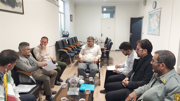 جلسه بررسی مشکلات ییلاقات مسنلو به ریاست بیات بخشدار زنجانرود