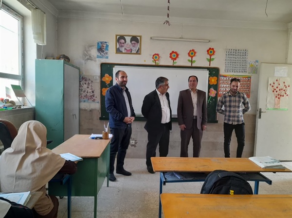 بازدید بیات بخشدار زنجانرود بهمراه عوامل اجرایی از مدارس بخش زنجانرود
