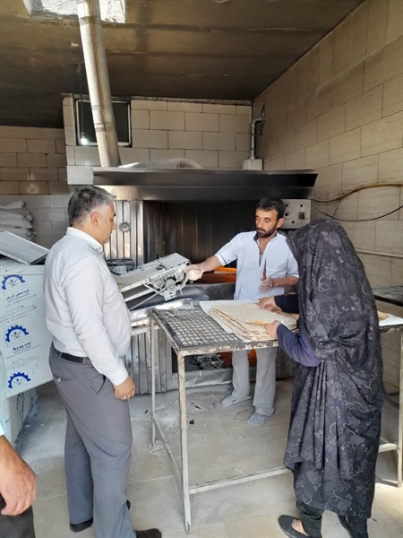 بازدید بیات بخشدار زنجانرود از نانوایی نصیرآباد
