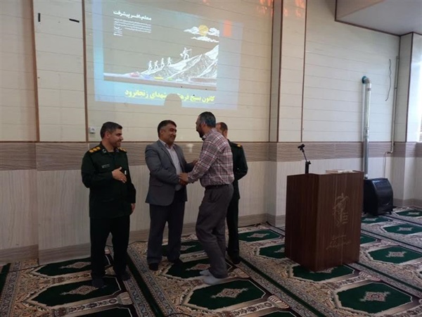 برگزاری ویژه برنامه کانون بسیج فرهنگی شهدای زنجانرود به مناسبت هفته معلم