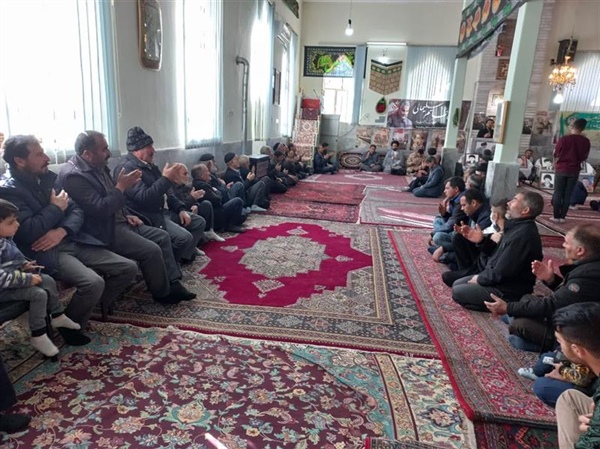 حضور بخشدار زنجانرود در مراسم سالگرد ارتحال حاج قاسم سلیمانی در روستای بزوشا