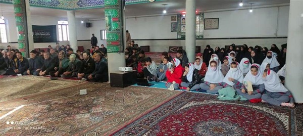 حضور بخشدار زنجانرود در مراسم سالگرد ارتحال حاج قاسم سلیمانی در روستای گمش آباد