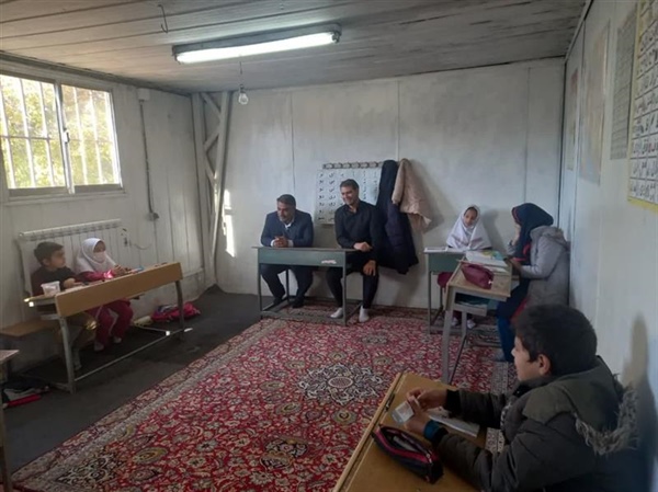 بازدید بخشدار زنجانرود از مدرسه روستای حماملو علیا و سفلی
