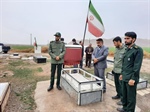 غبار روبی مزار شهدا و دیدار با خانواده های شهدای روستای سرچم سفلی به مناسبت هفته بسیج