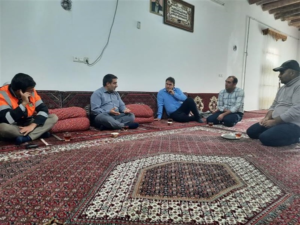 حضور بخشدار زنجانرود در روستای بلوغ و بررسی مشکلات روستا