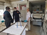 بررسی وضعیت نانوایی روستای قره بوطه توسط بخشدار زنجانرود