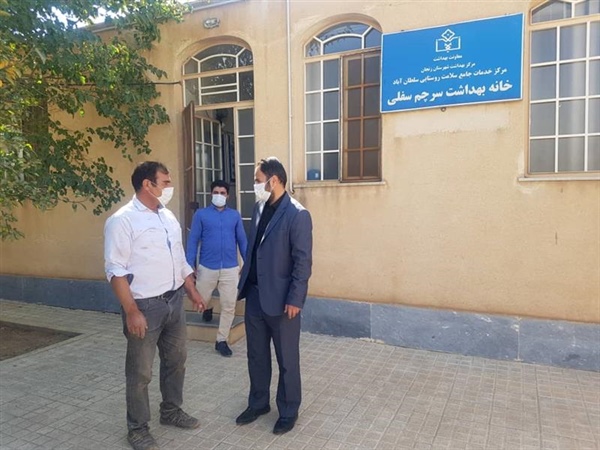 بررسی وضعیت واکسیناسیون اهالی روستای سرچم سفلی با حضور بخشدار زنجانرود