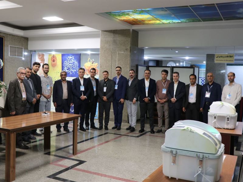 بازدید مدیریت فناوری اطلاعات، امنیت فضای مجازی و شبکه دولت از مراحل برگزاری نهمین دوره انتخابات سازمان نظام پزشکی زنجان
