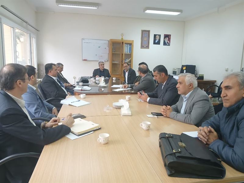 جلسه پیگیری تامین و توزیع شیر دانش آموزان مدارس استان زنجان