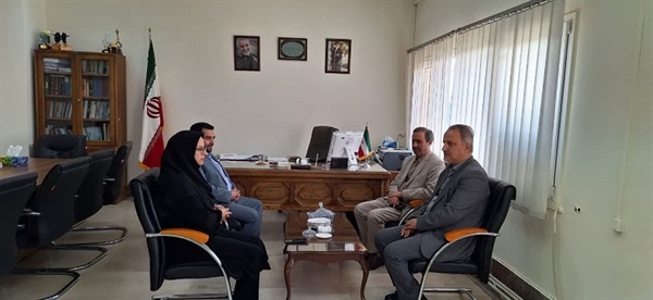 نشست مسئولین دارالقرآن کریم زنجان با دکتر ندرلو مدیرکل دفتر امور اجتماعی و فرهنگی